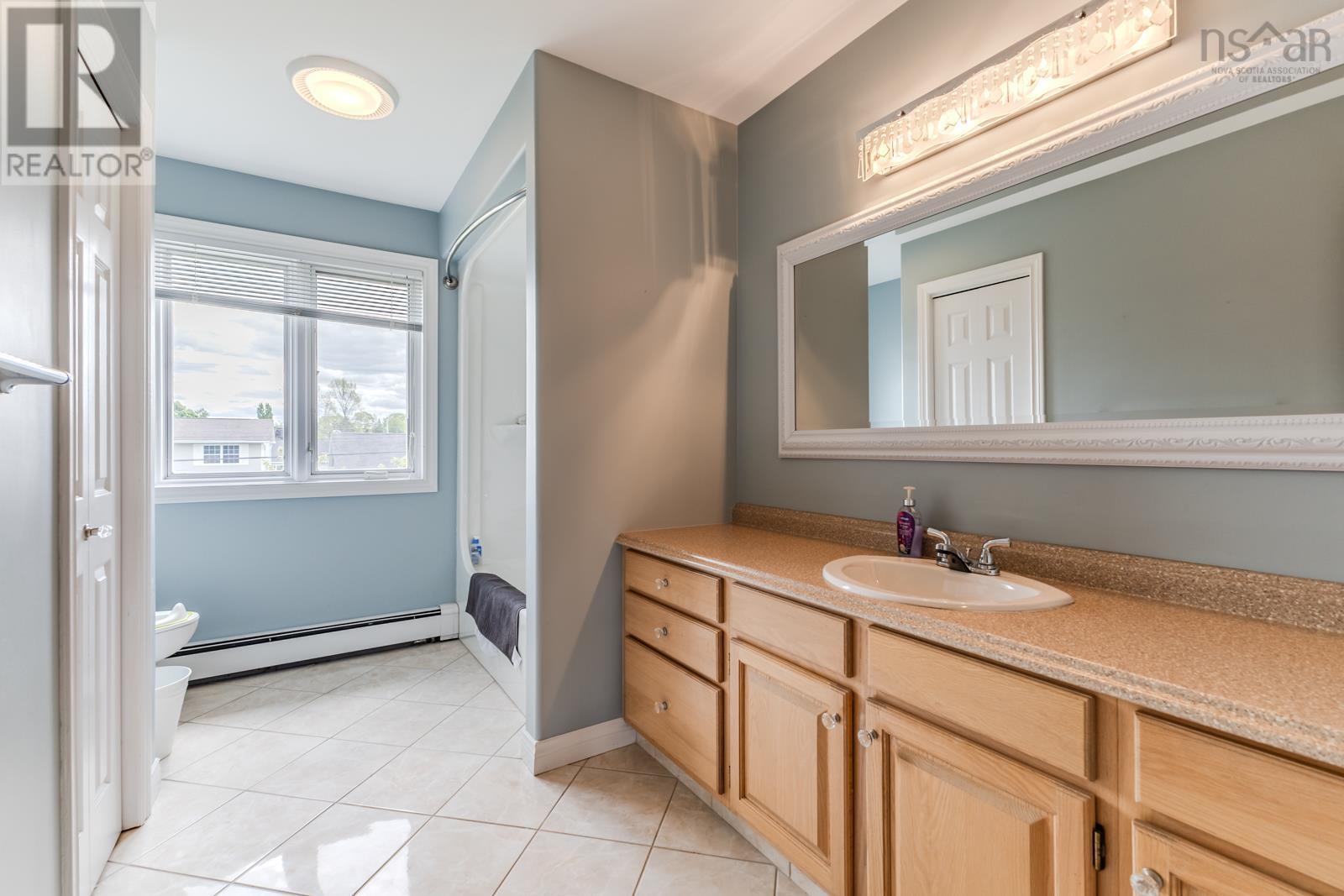 252 BLUE HERON Drive - 33