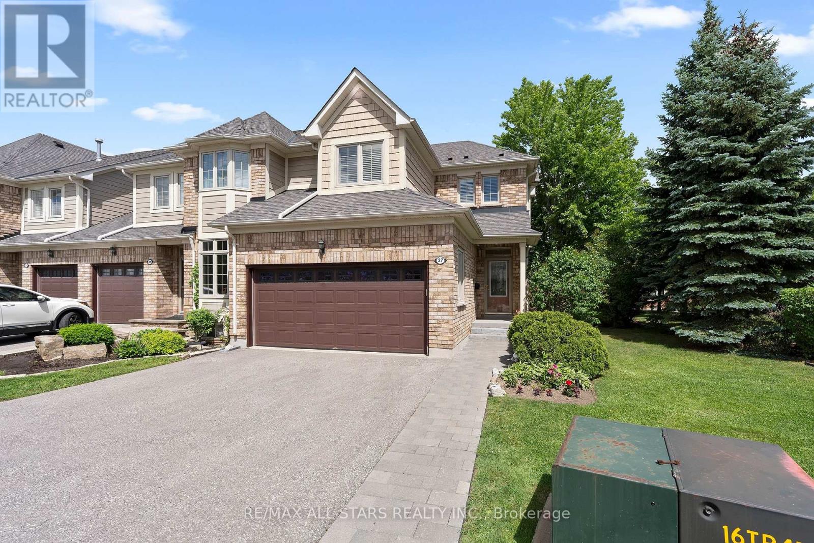 2 storey end unit townhome w 3 storey elevator