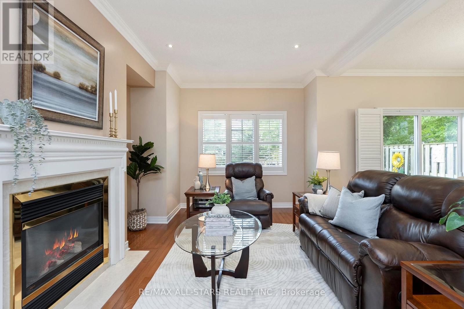 open concept living, dining & kitchen areas
