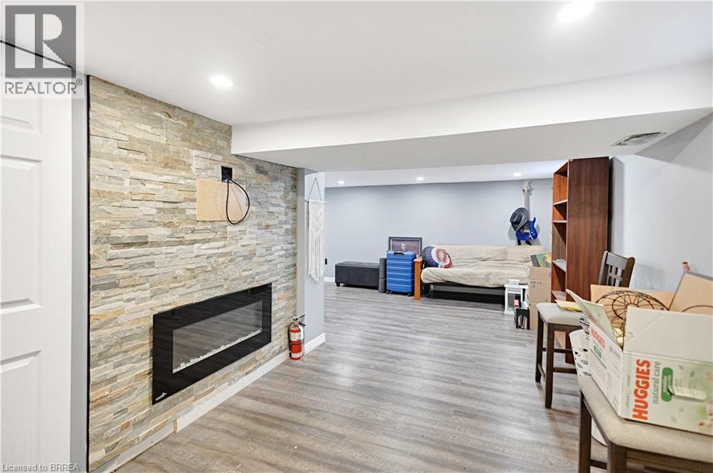 371 OTTAWA Street S - 30