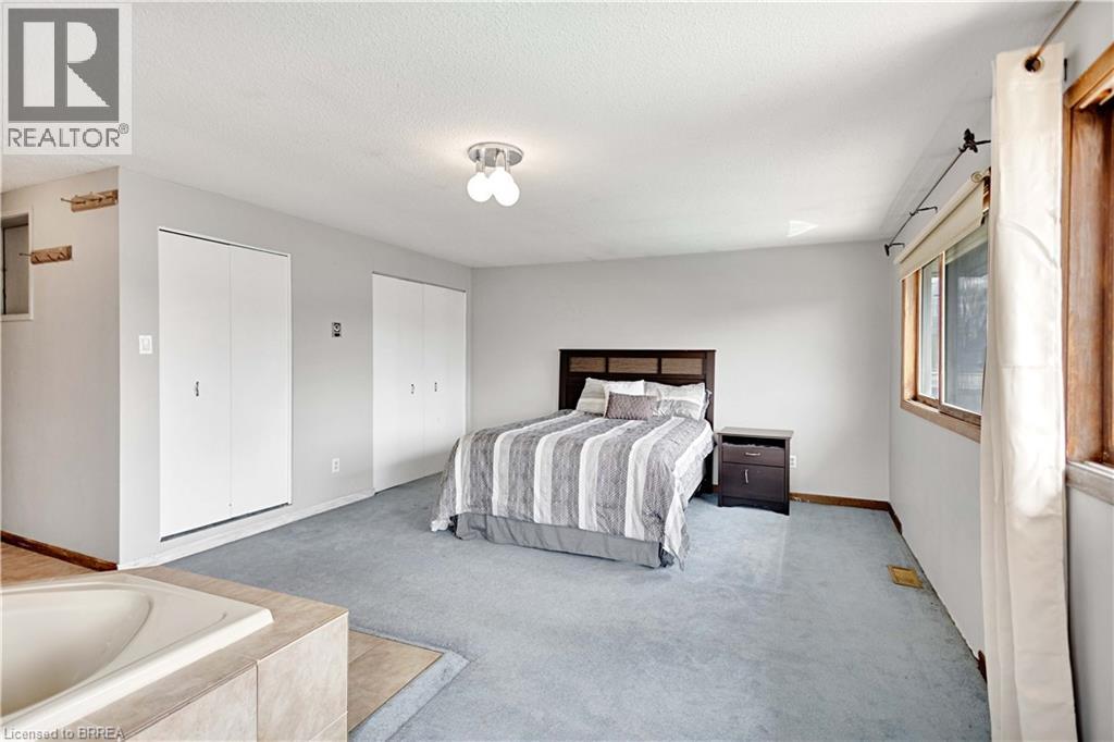 371 OTTAWA Street S - 23