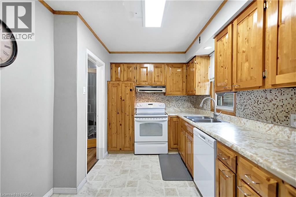 371 OTTAWA Street S - 15