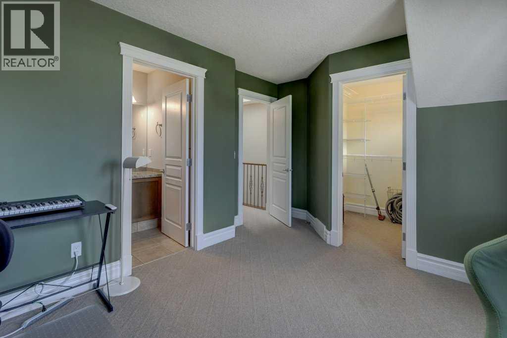 #104 449 20 Avenue NE - 17