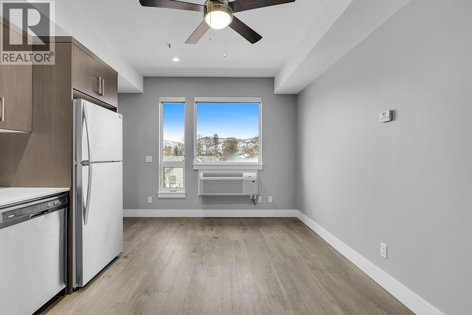#302 925 Leon Avenue - 2