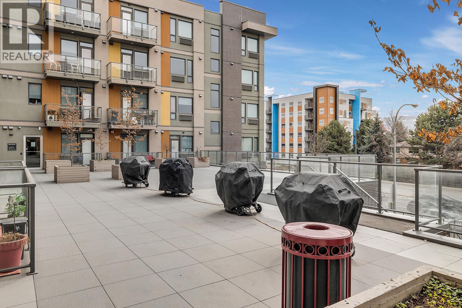 #302 925 Leon Avenue - 12