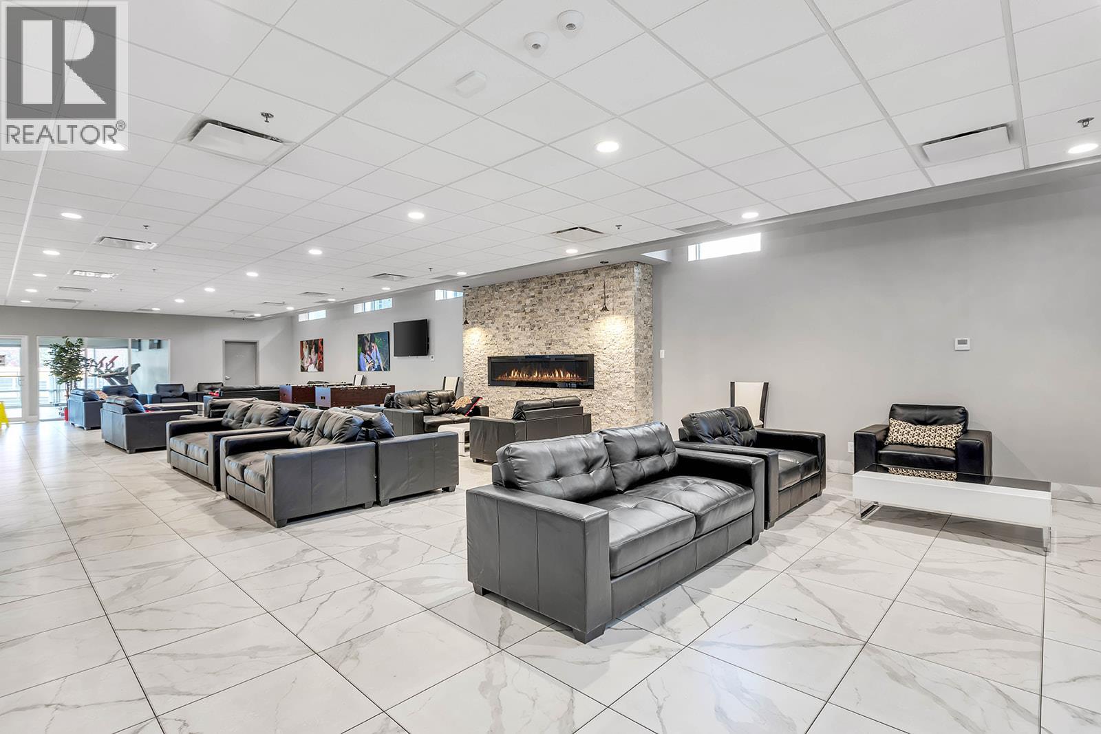 #302 925 Leon Avenue - 19