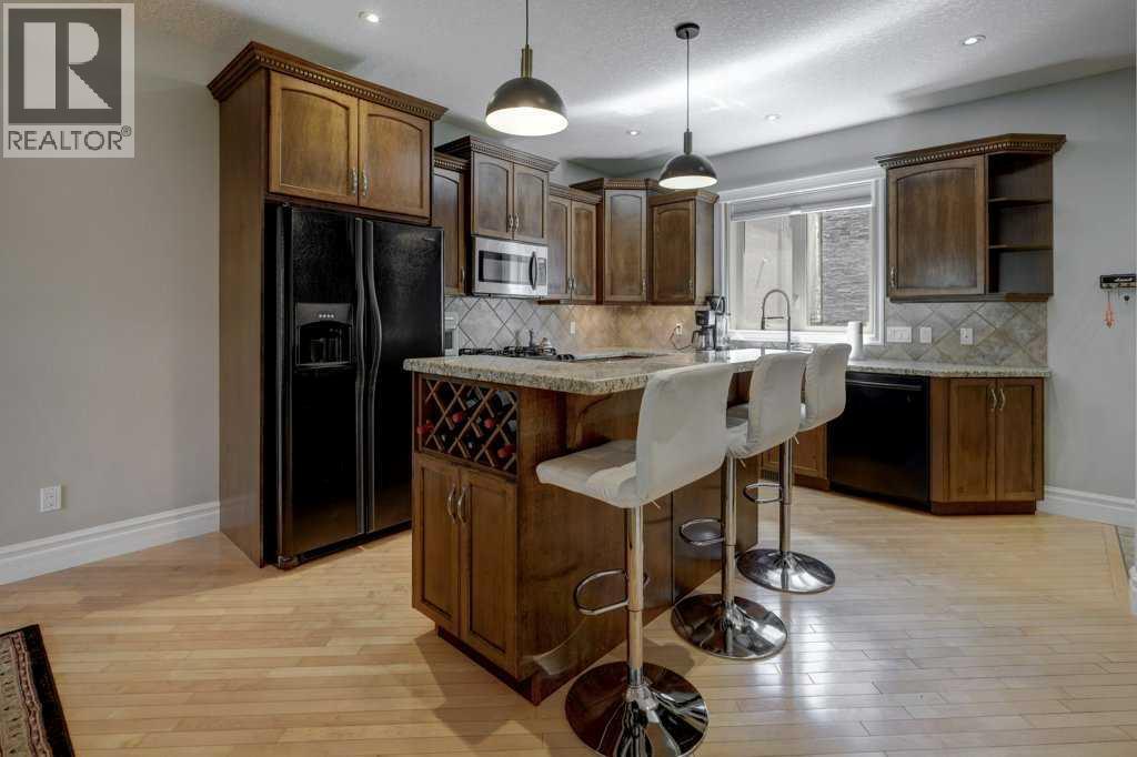 #104 449 20 Avenue NE - 2