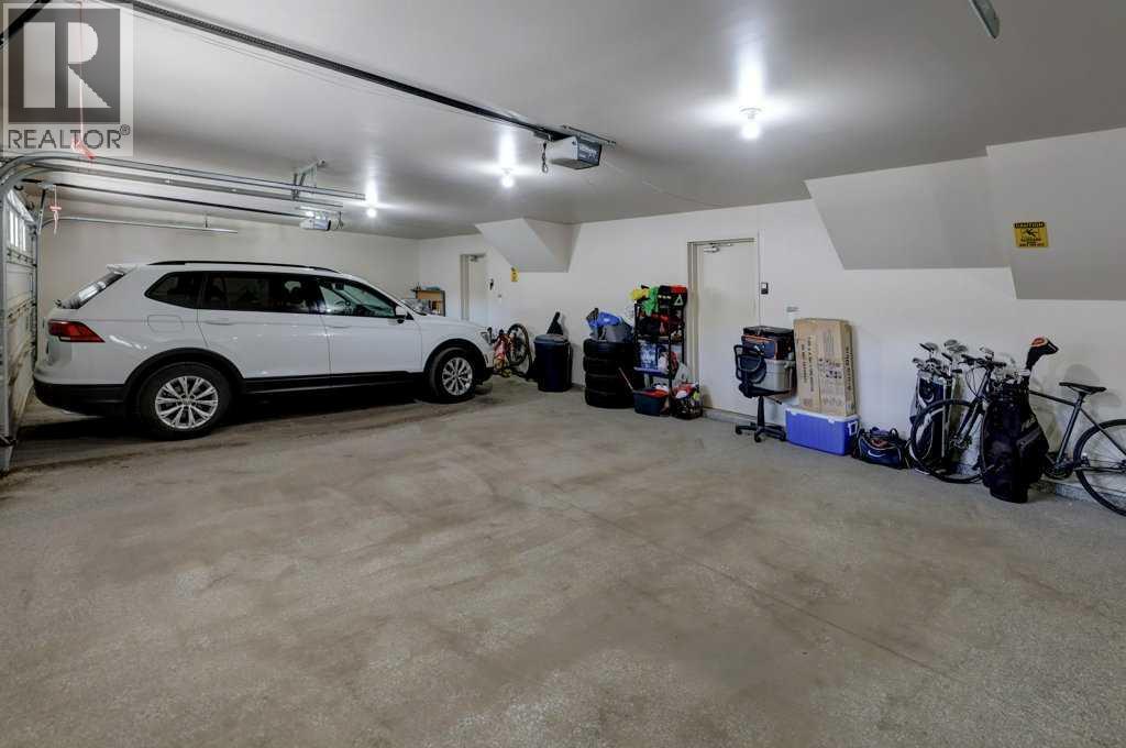 #104 449 20 Avenue NE - 25