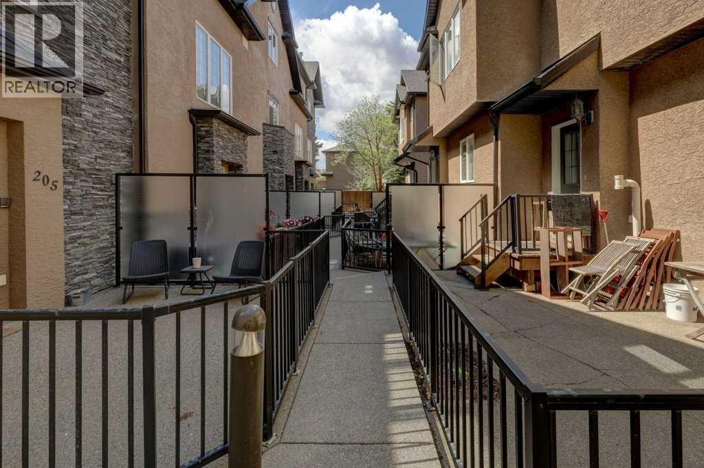 #104 449 20 Avenue NE - 27