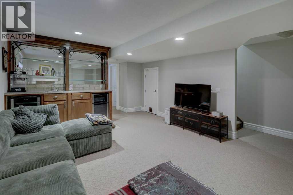 #104 449 20 Avenue NE - 22