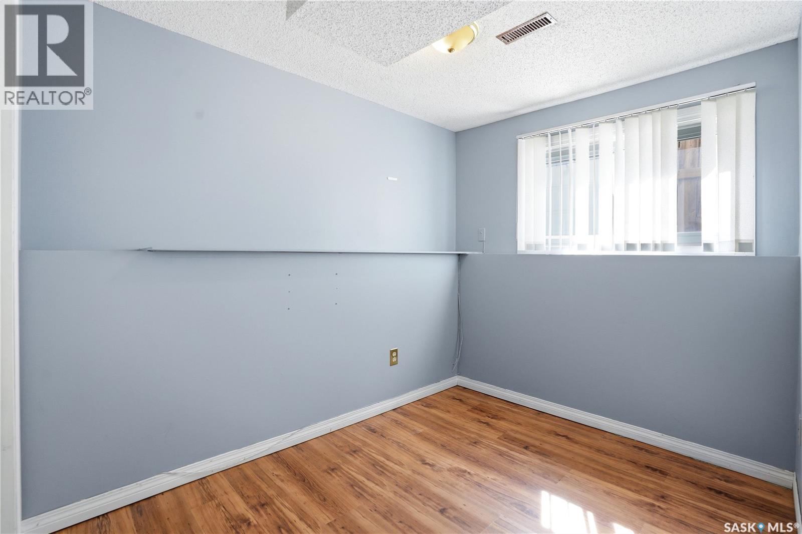135 Penryn CRESCENT — photo 42