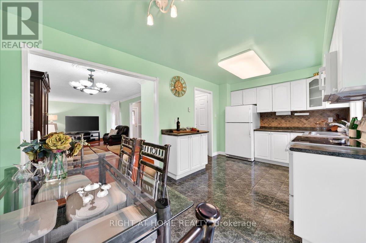 72 REJANE CRESCENT - 11