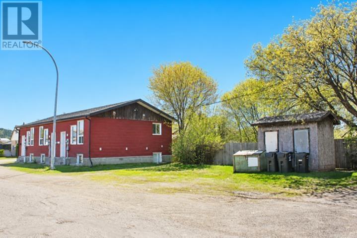 303 Frederica ST W - 2