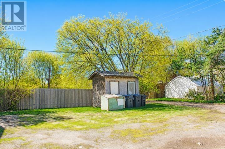 303 Frederica ST W - 3