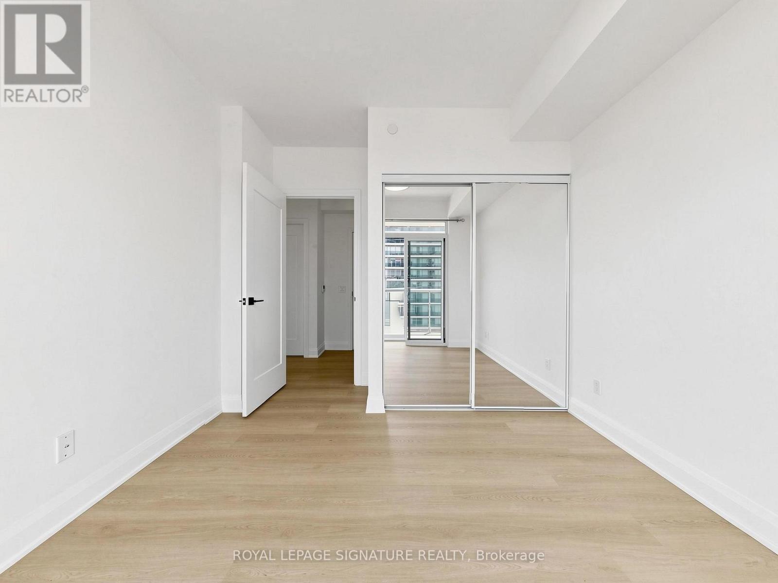 #4704 56 ANNIE CRAIG DRIVE - 19