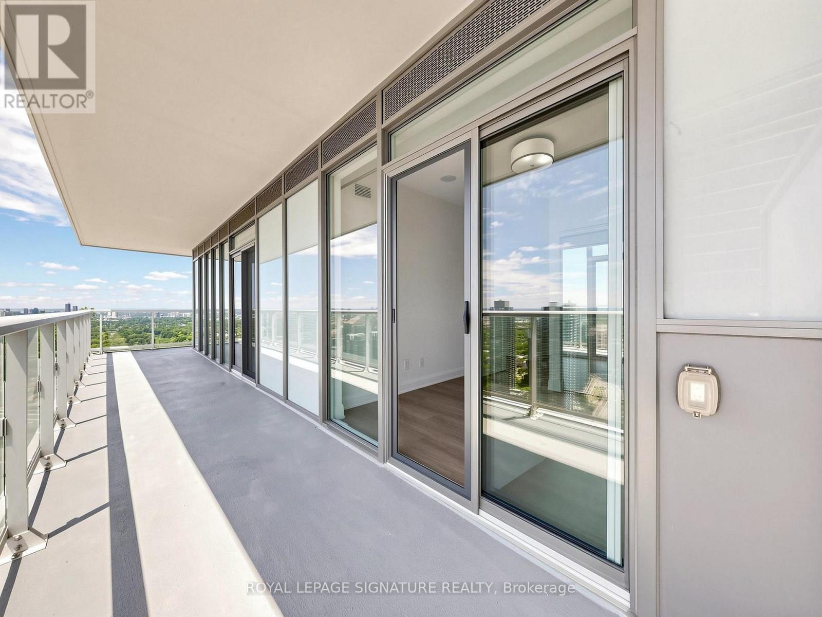 #4704 56 ANNIE CRAIG DRIVE - 24