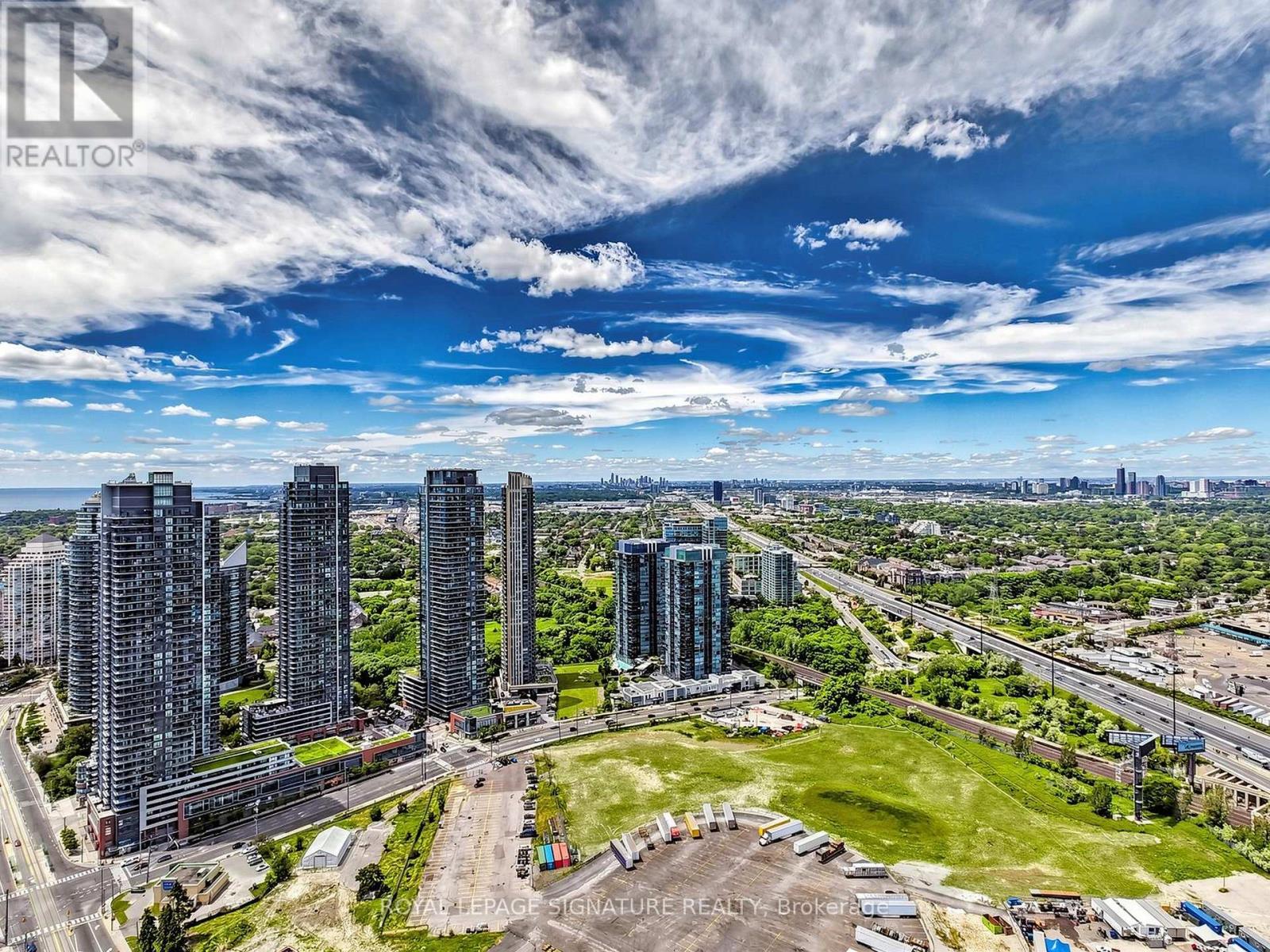 #4704 56 ANNIE CRAIG DRIVE - 28