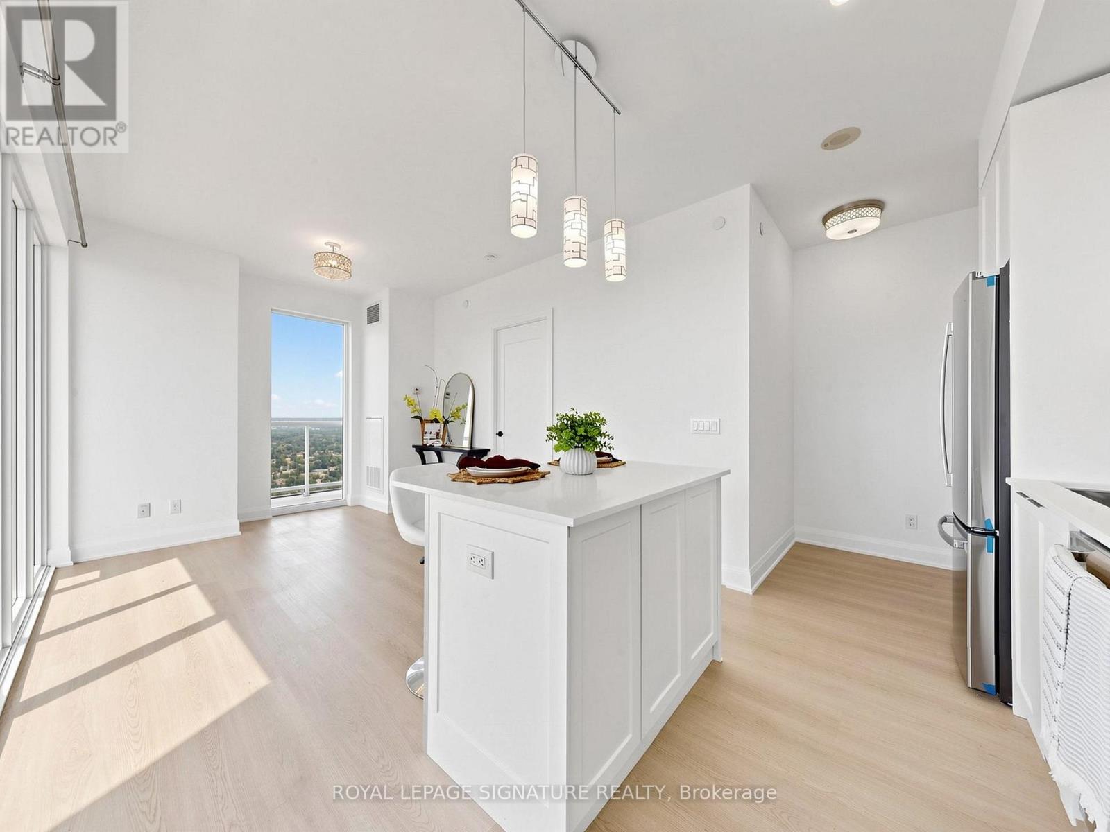 #4704 56 ANNIE CRAIG DRIVE - 7