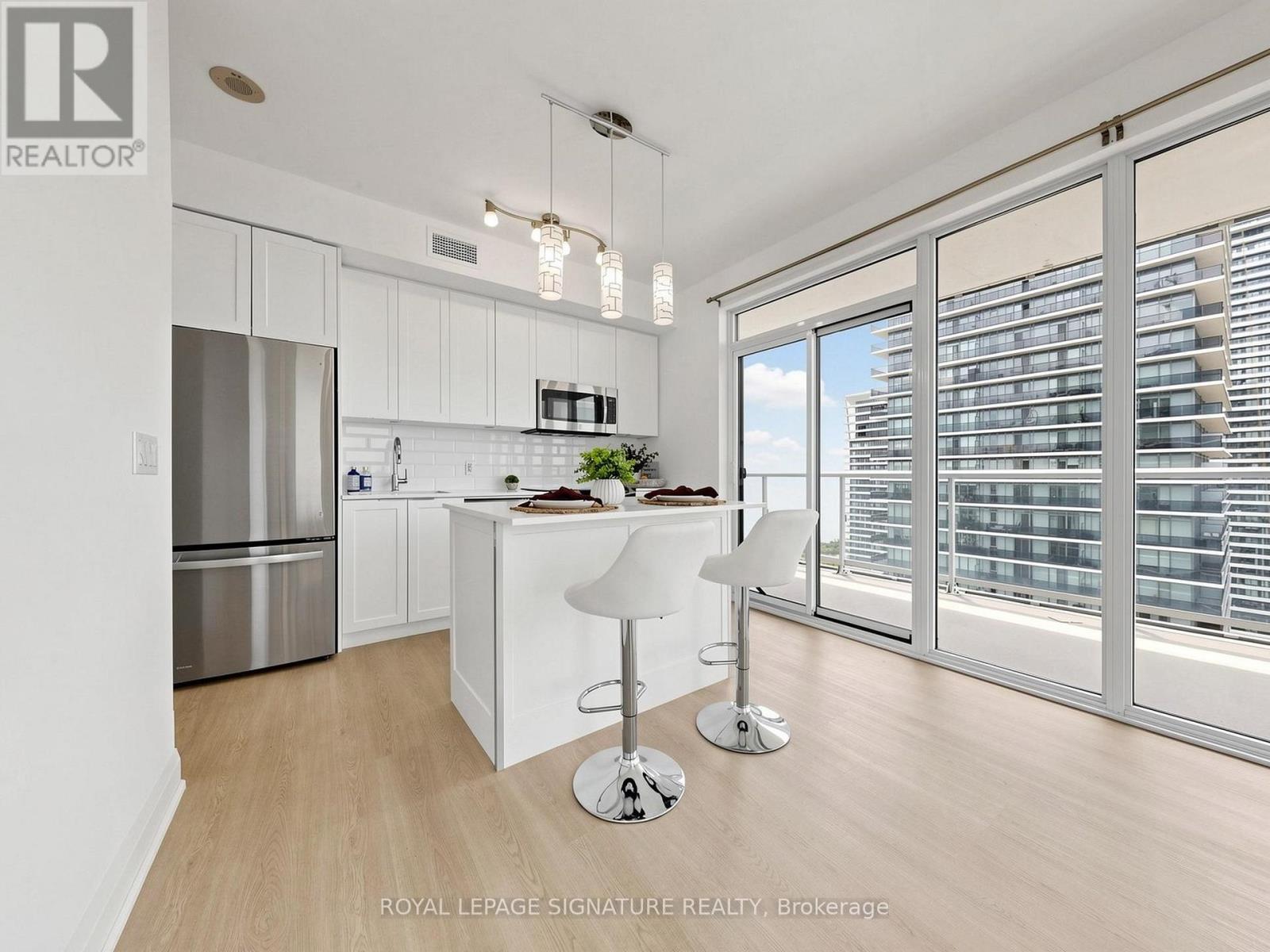 #4704 56 ANNIE CRAIG DRIVE - 8