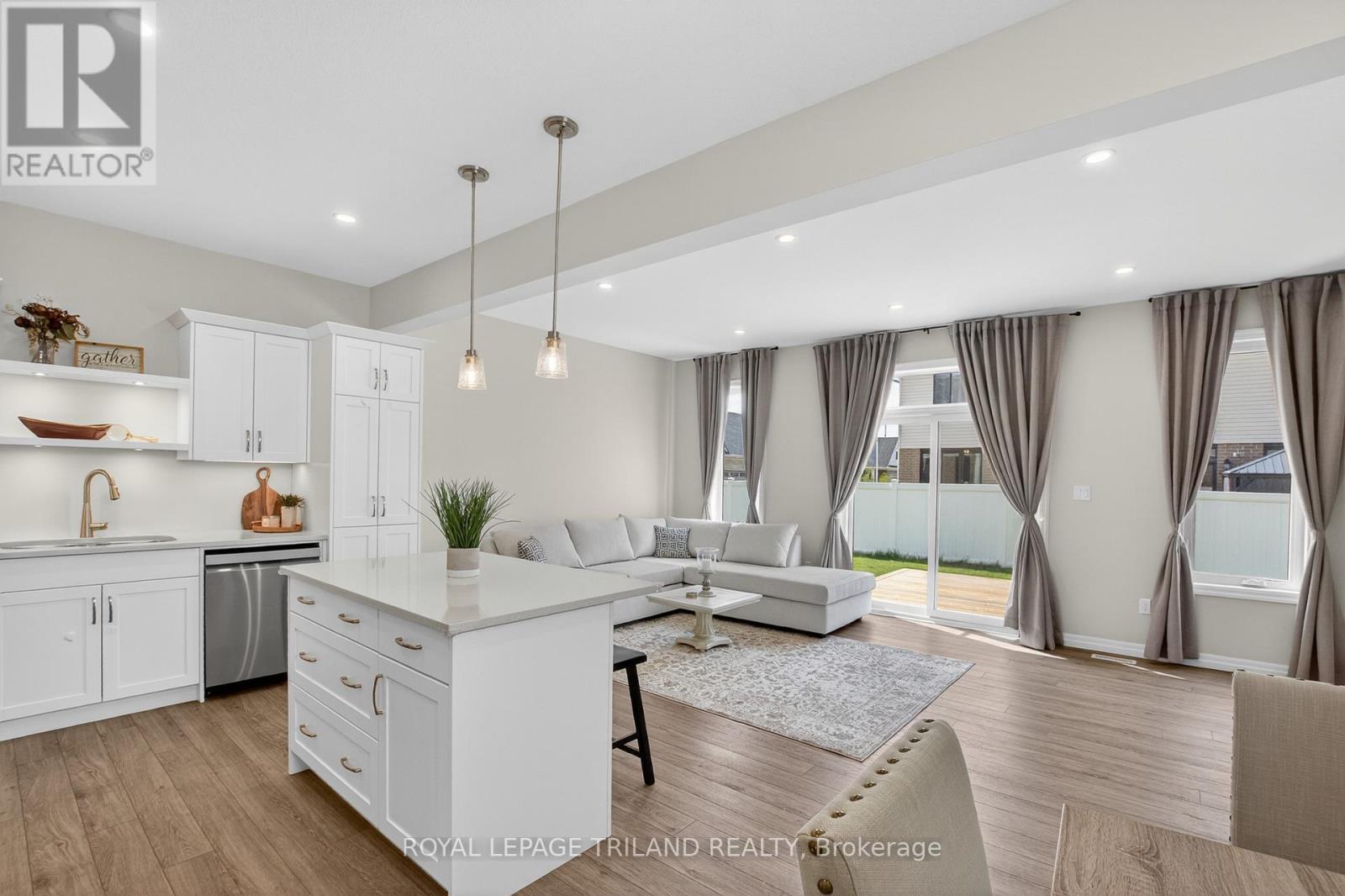102 CORTLAND TERRACE - 10