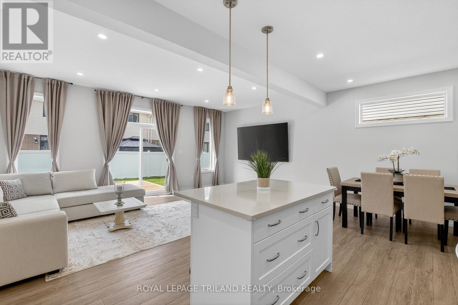 102 CORTLAND TERRACE - 15
