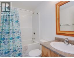 2366 Zela St, Oak Bay, BC V8S2X2 Photo 19