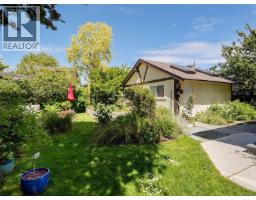 2366 Zela St, Oak Bay, BC V8S2X2 Photo 20