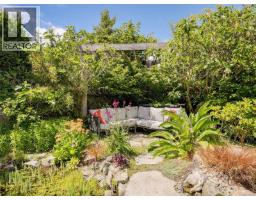 2366 Zela St, Oak Bay, BC V8S2X2 Photo 21
