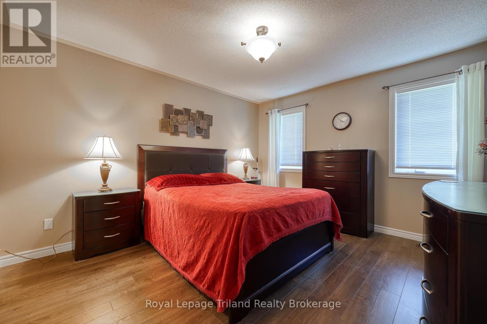 121 WESTON DRIVE - 15