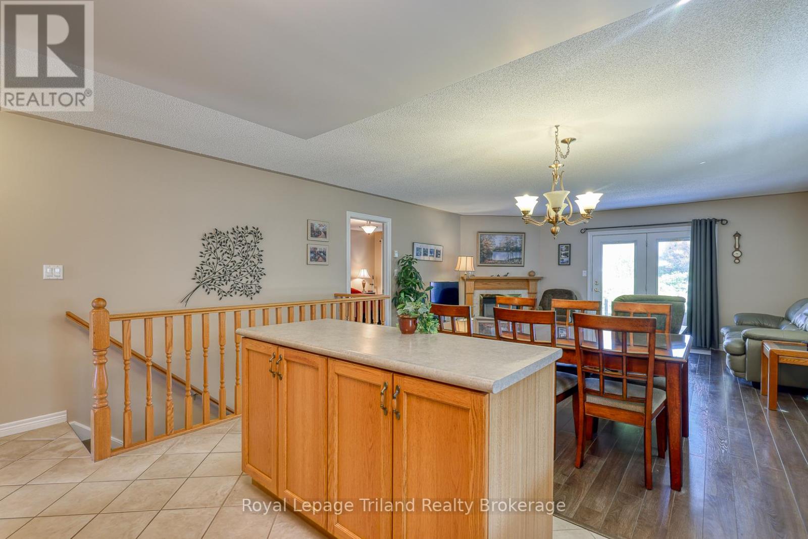 121 WESTON DRIVE - 11