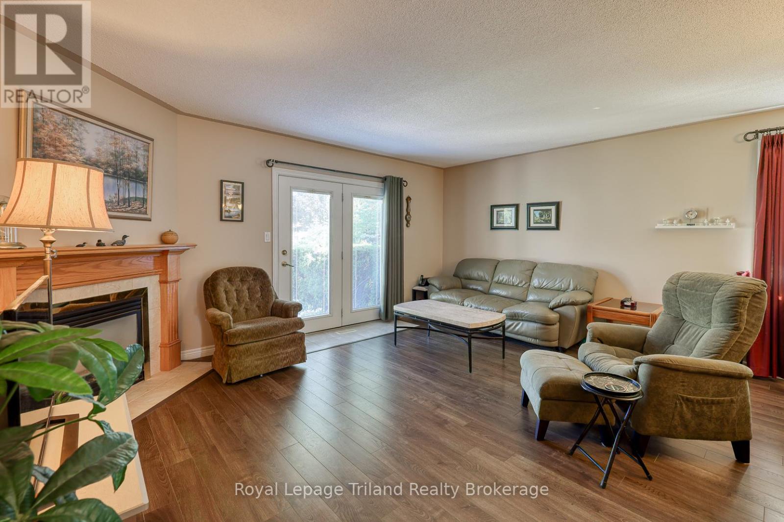 121 WESTON DRIVE - 13