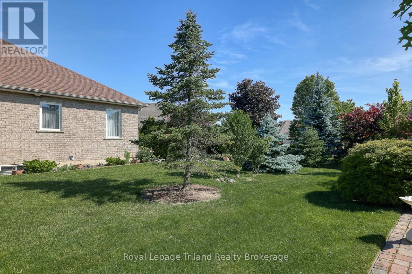 121 WESTON DRIVE - 26