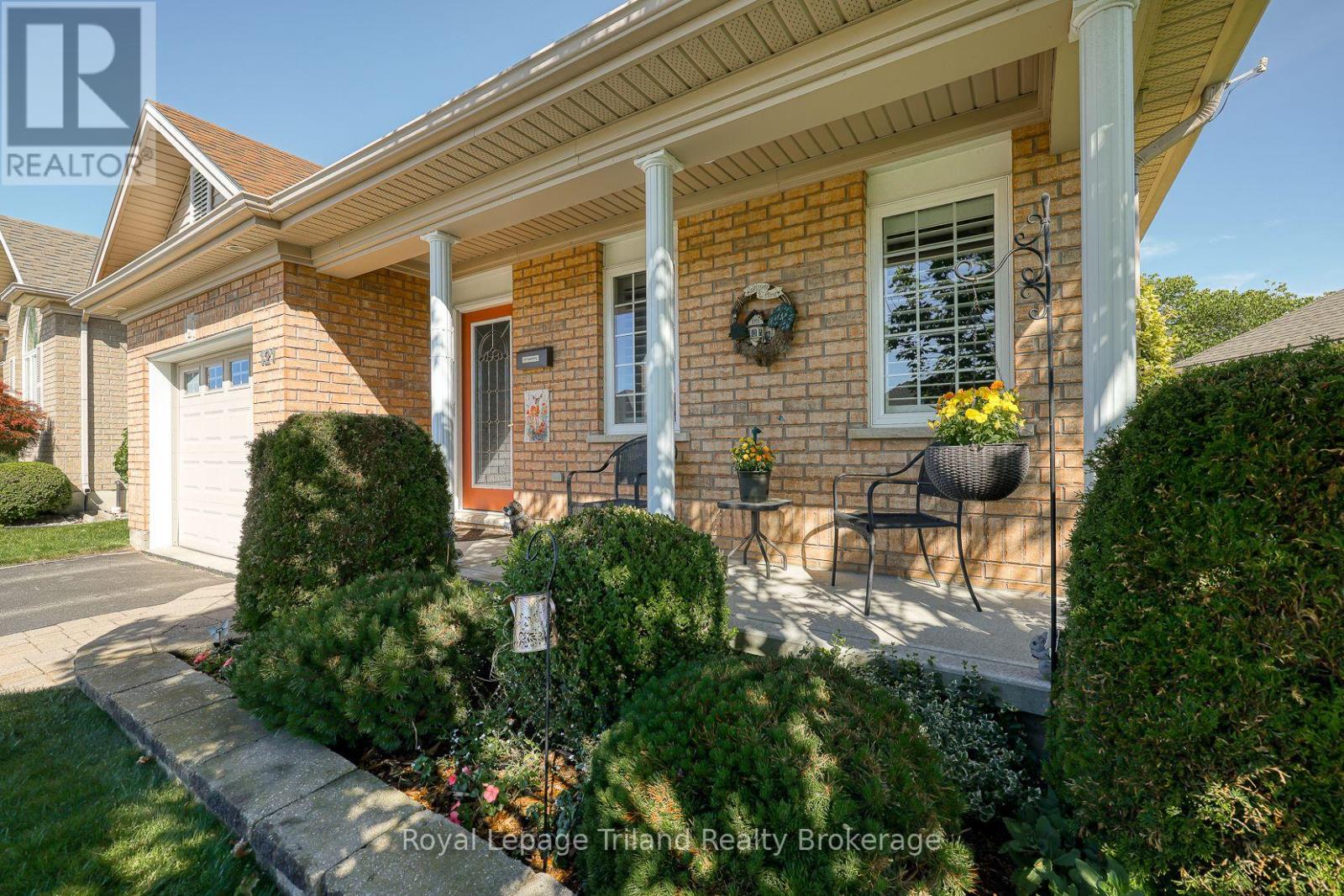 121 WESTON DRIVE - 4