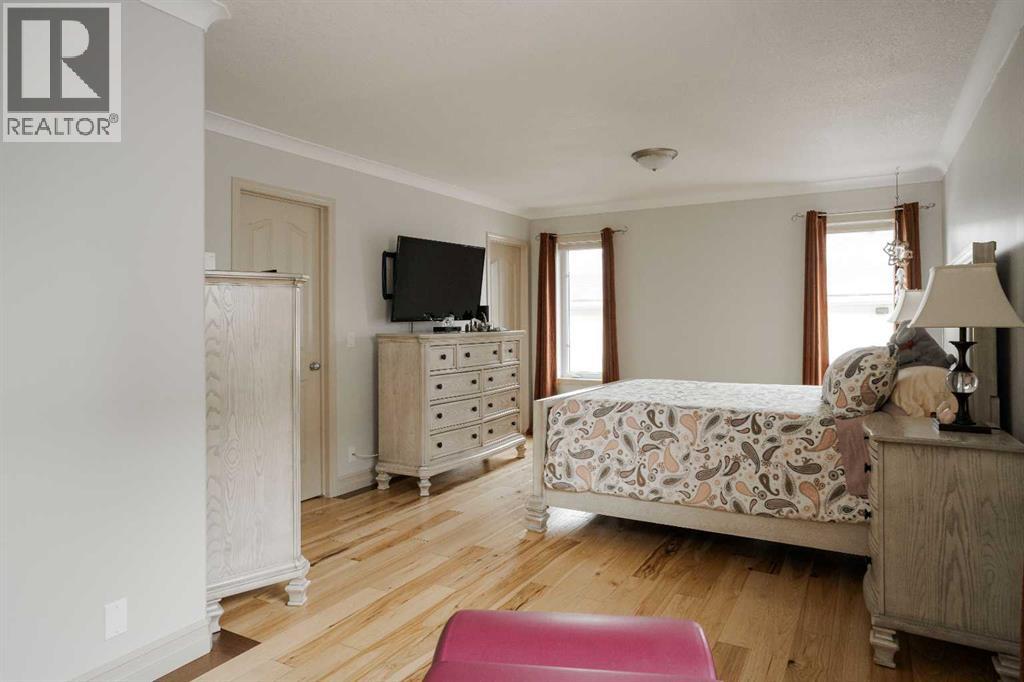 Oversized primary suite