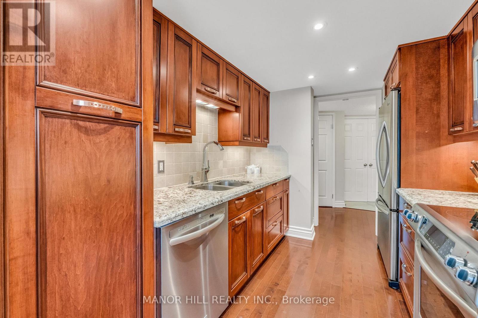 #803 1331 BAY STREET - 14