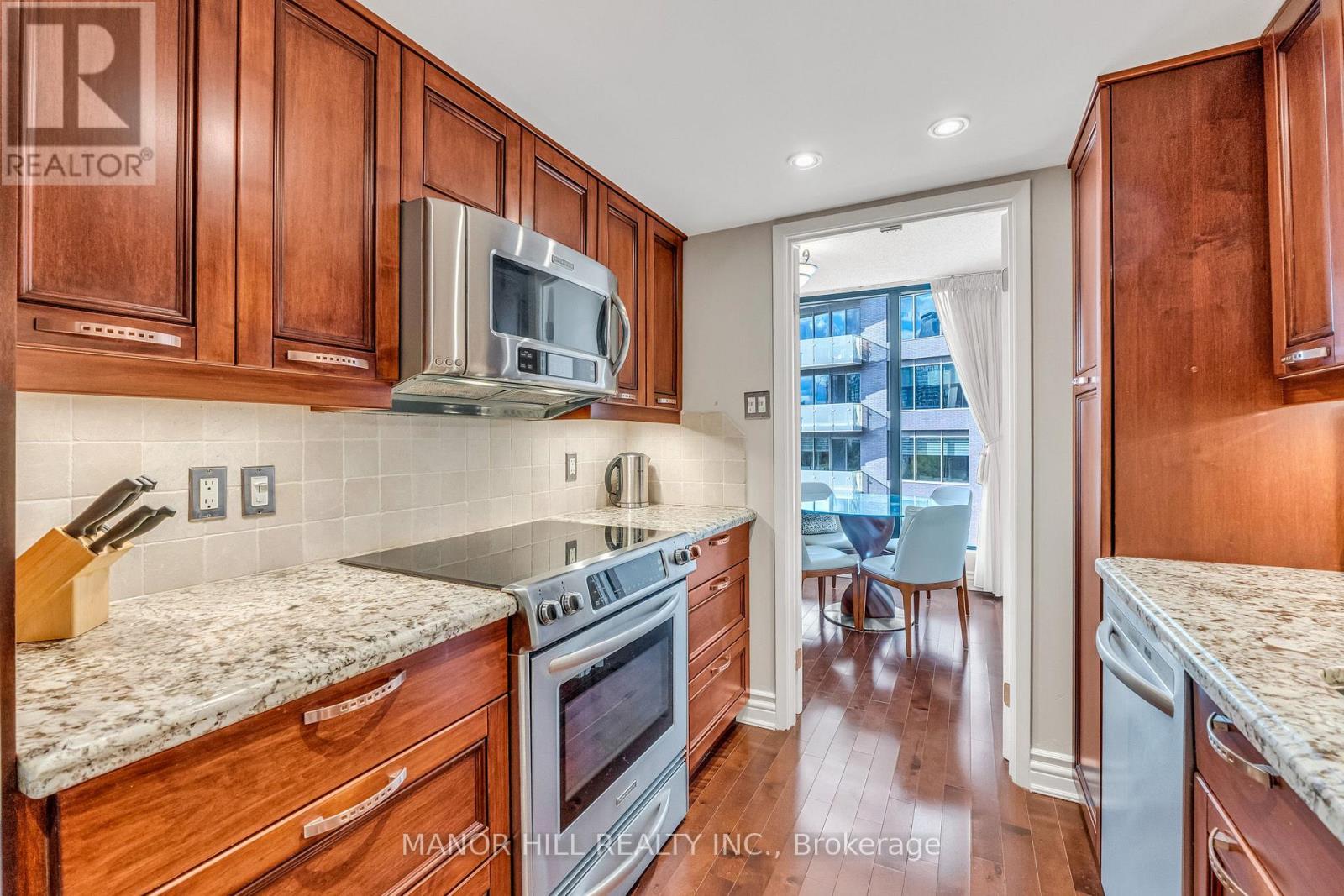 #803 1331 BAY STREET - 15