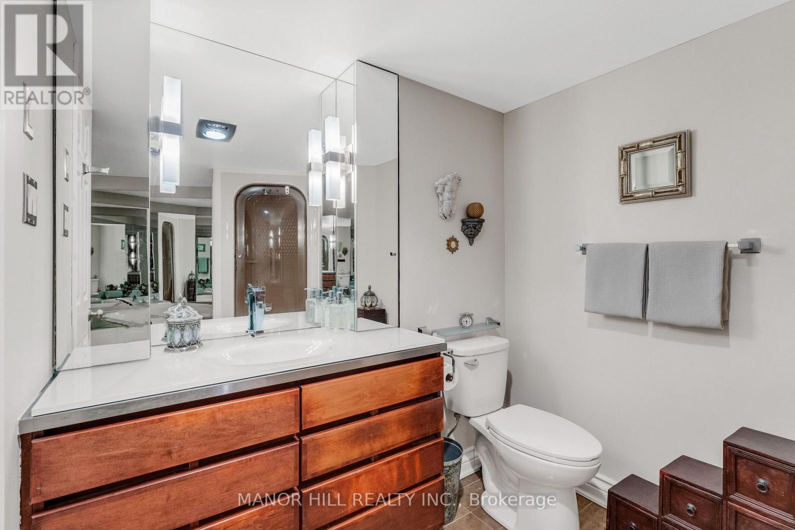 #803 1331 BAY STREET - 23