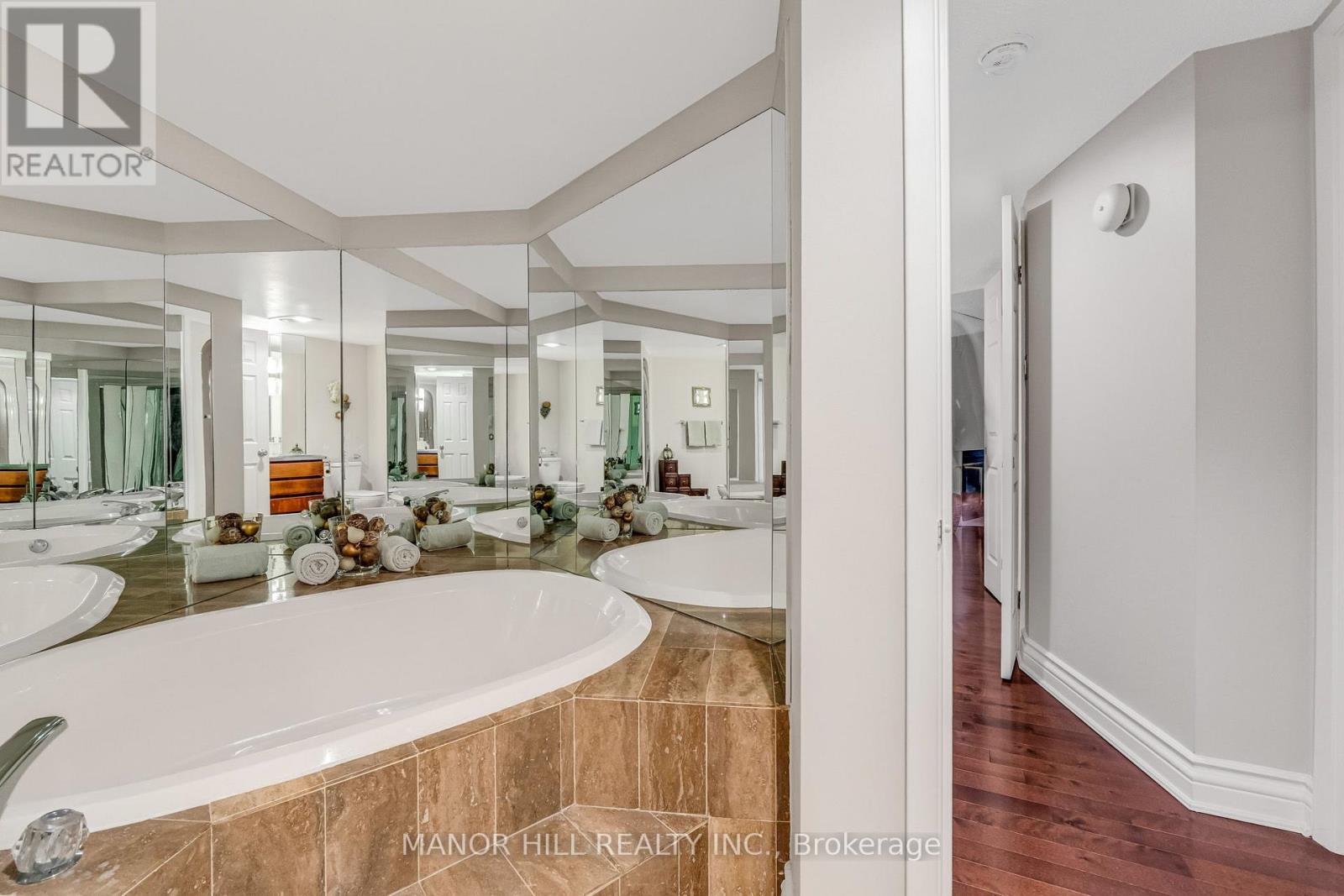 #803 1331 BAY STREET - 27