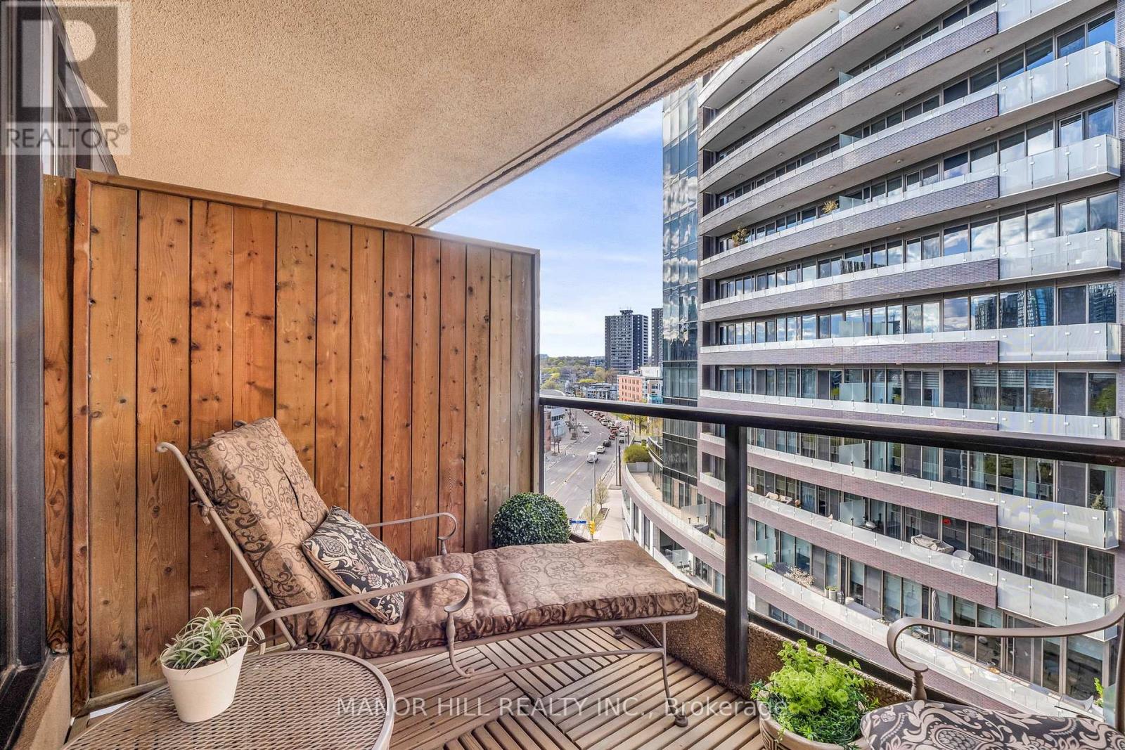 #803 1331 BAY STREET - 33