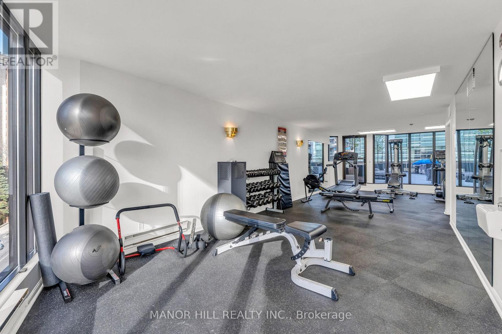 #803 1331 BAY STREET - 39