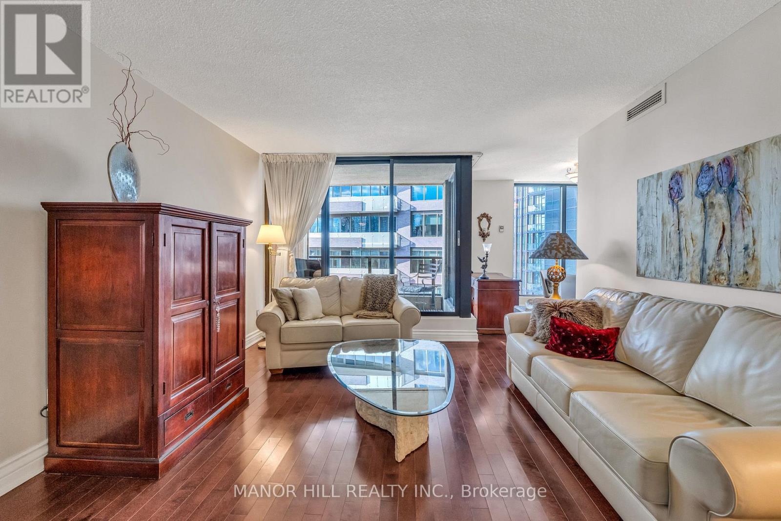 #803 1331 BAY STREET - 4