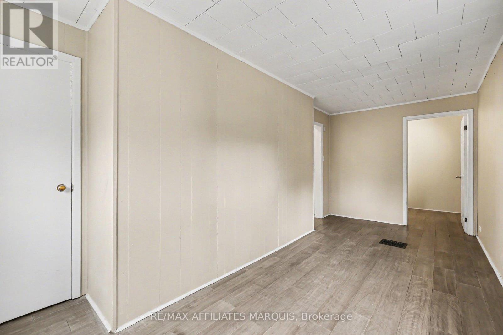 6036 PERTH STREET - 27