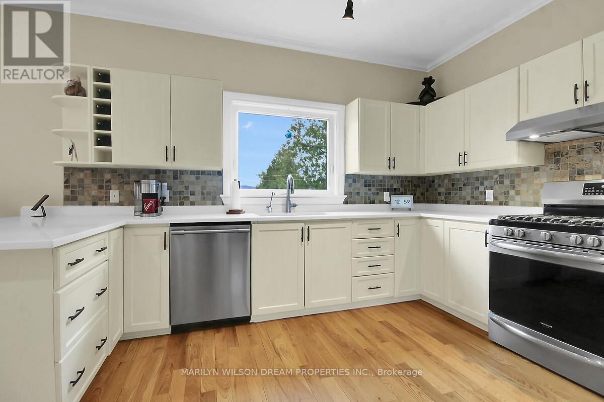 3276 BARLOW CRESCENT - 15