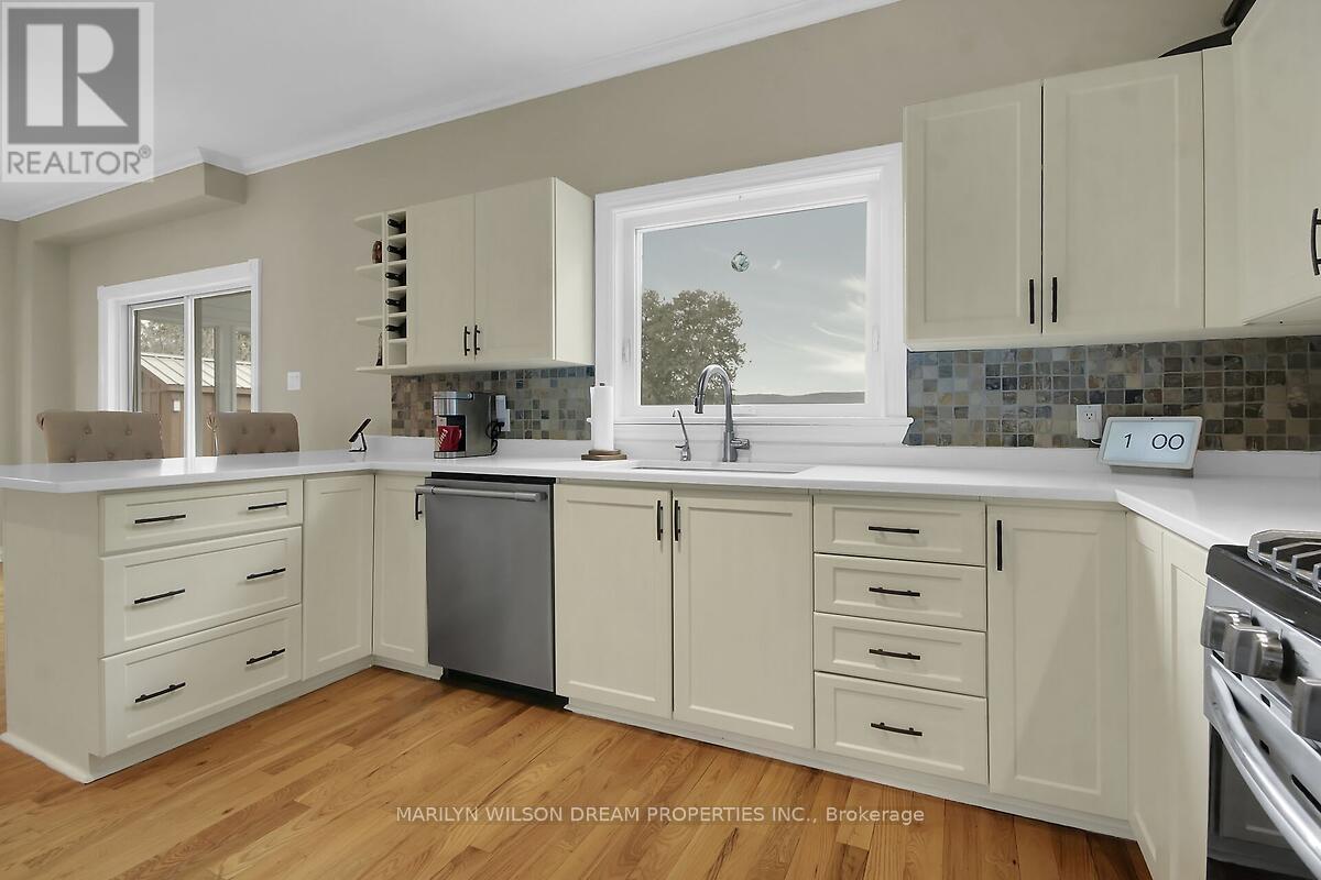 3276 BARLOW CRESCENT - 16