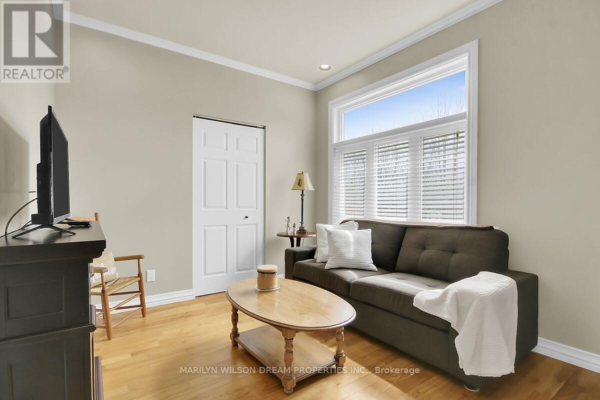 3276 BARLOW CRESCENT - 21