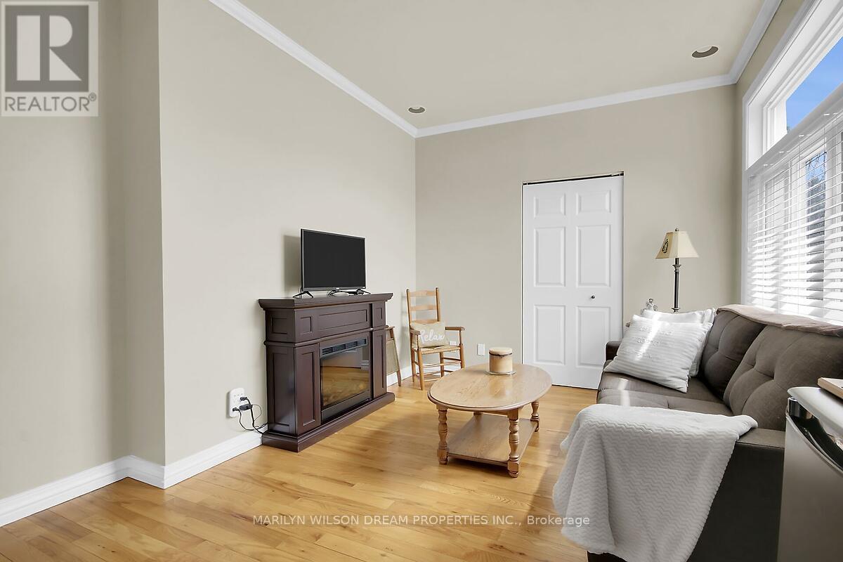 3276 BARLOW CRESCENT - 22