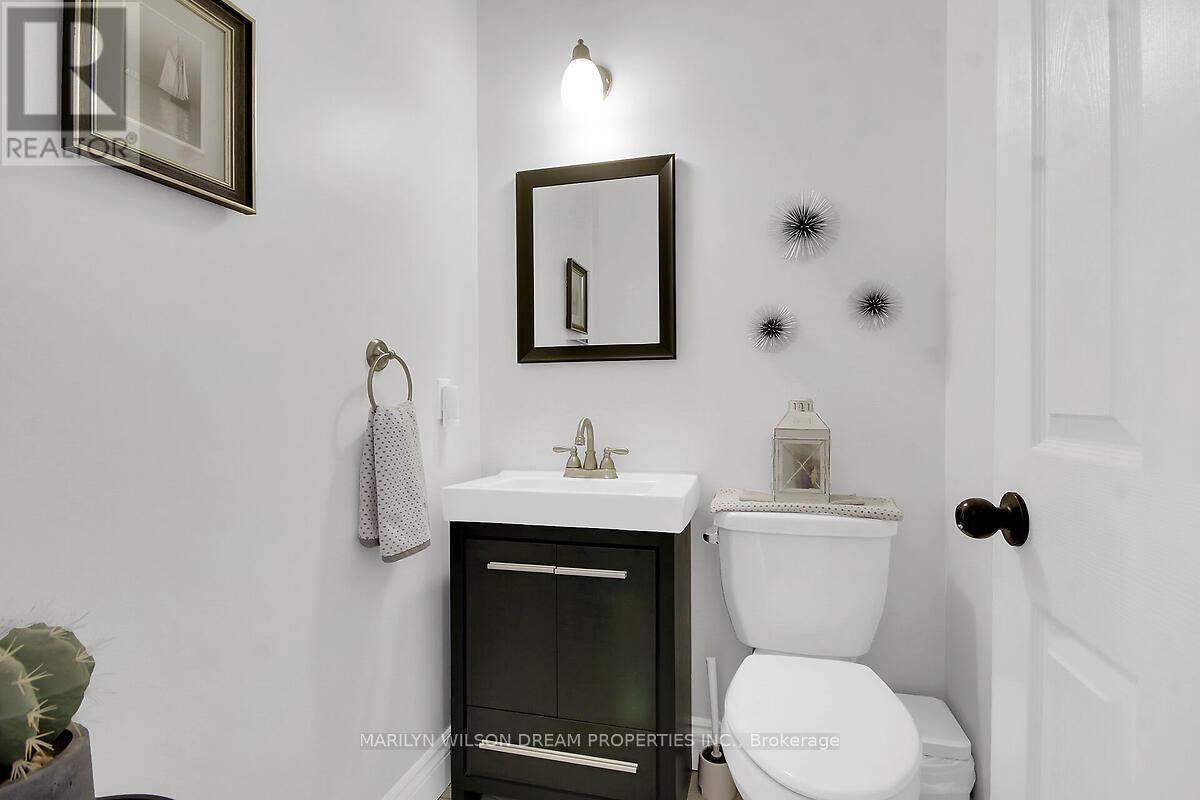 3276 BARLOW CRESCENT - 24