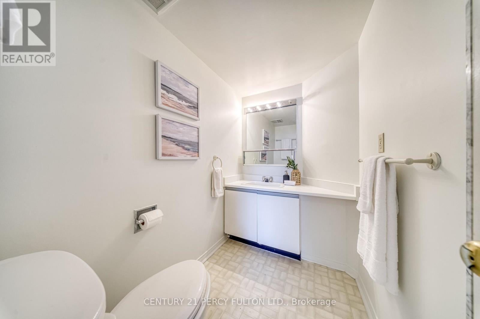 #1004 2 WESTNEY ROAD N - 31