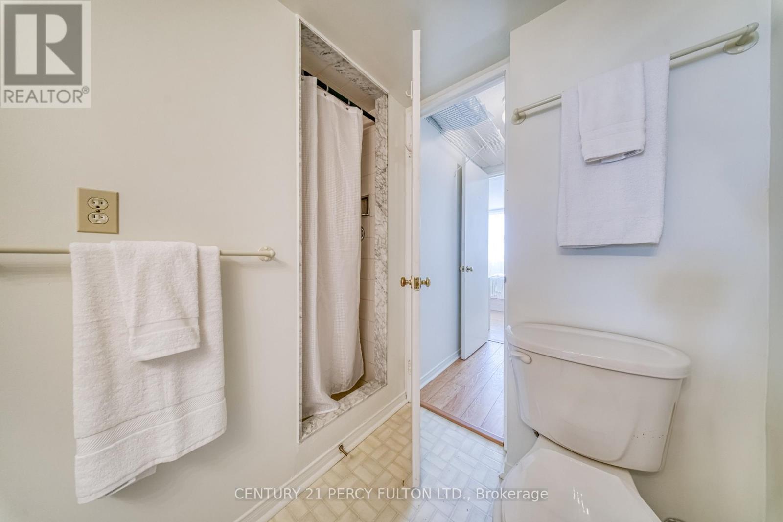 #1004 2 WESTNEY ROAD N - 32