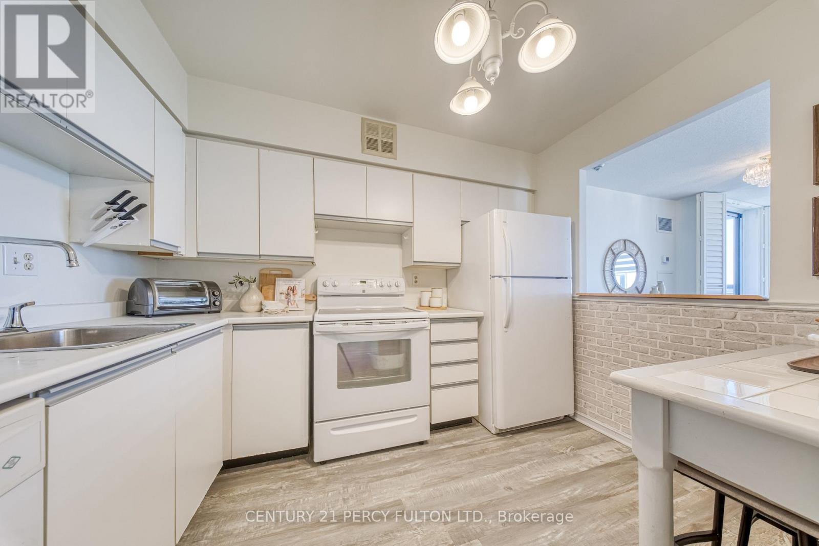 #1004 2 WESTNEY ROAD N - 9